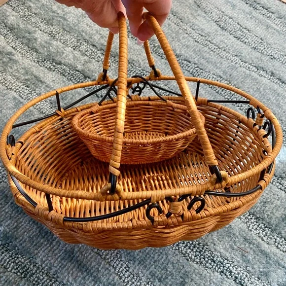 Basket Serving Set - Picture 1 of 3